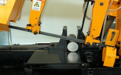 多宝镇数控带锯床自动送料精度会出现偏差吗？